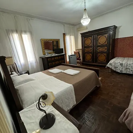 Fortuny Guest house *